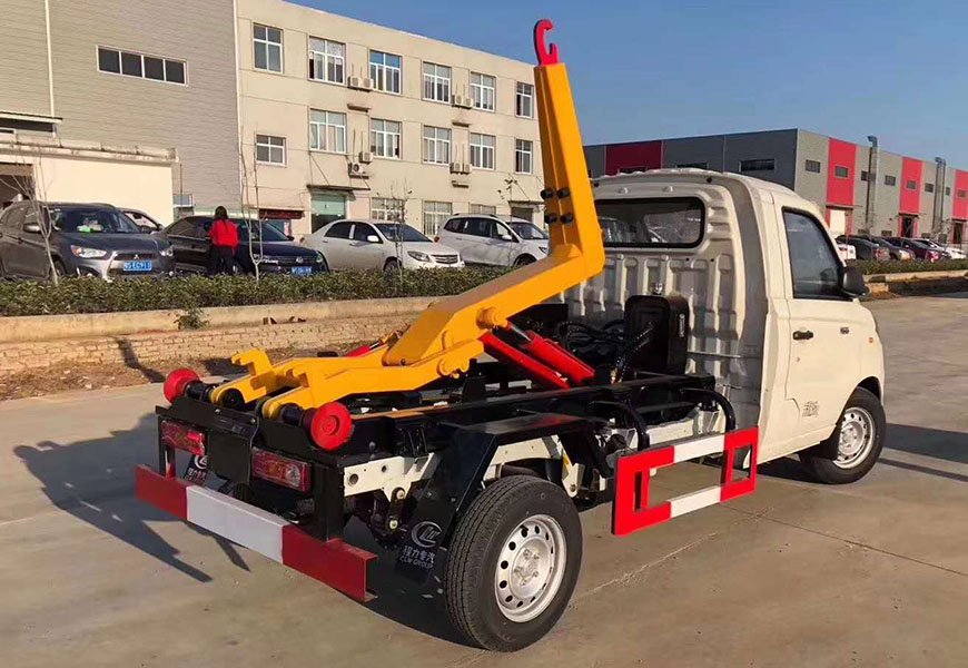 祥菱V勾臂垃圾車(chē)圖片