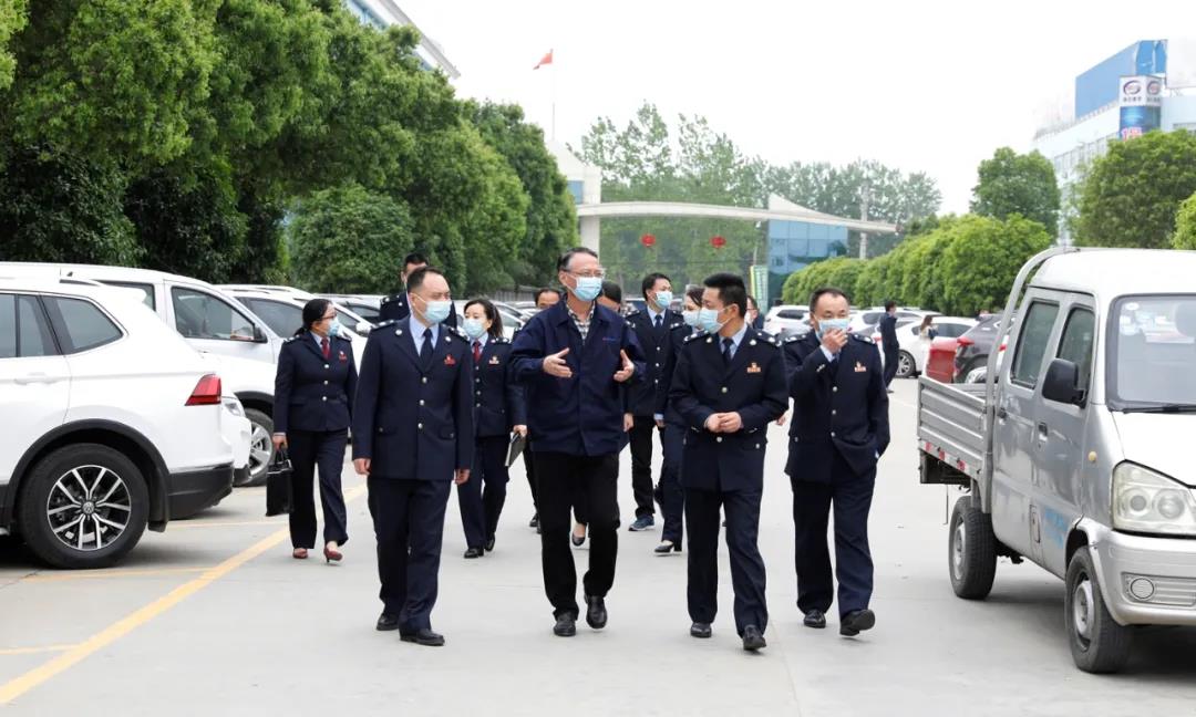 隨州市稅務(wù)局與程力汽車集團(tuán)共同舉辦“減稅費(fèi)優(yōu)服務(wù)，助復(fù)產(chǎn)促發(fā)展 ”