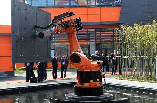 2014年3月11日,德国机器人制造商库卡集团在上海松江区的工厂正式开业